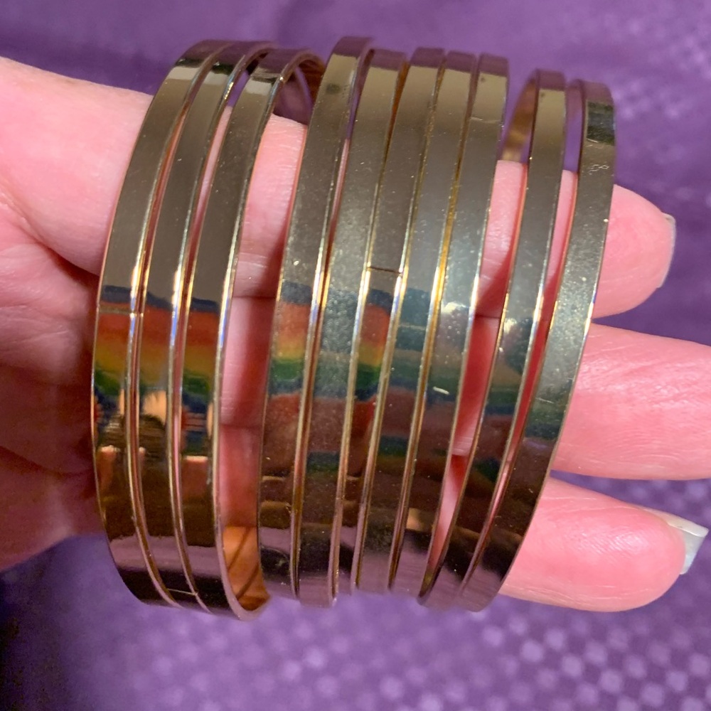 NWOT! Elegant Gold Bangle Set of 10